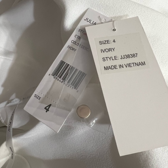 NWT, Julia Jordan fitted halter dress, sz 4 - Picture 4 of 4